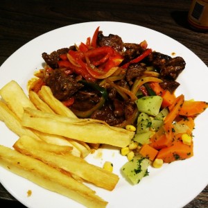 Carne picada en salsa criolla