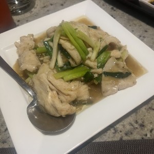 Pollo con Jengibre y Cebollina