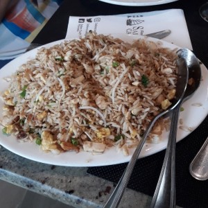 arroz frito con pollo