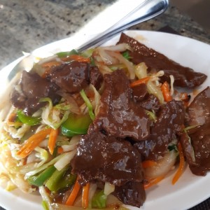 chow mein frito con carne
