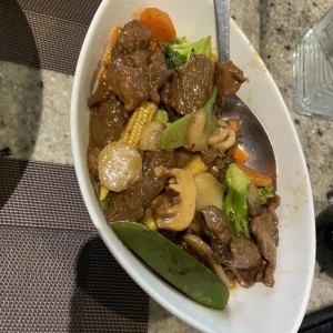 Carne con vegetales