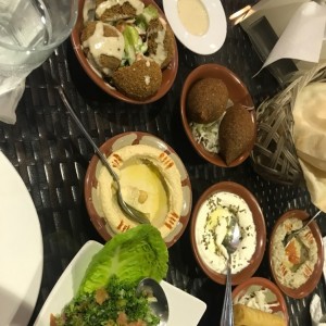 Mesa Libanesa