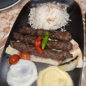 Platos Fuertes - Kafta de Cordero