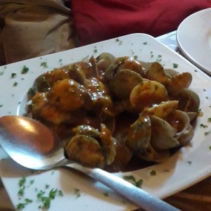 almejas al ajillo