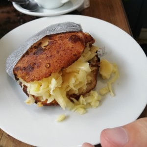 Ropa Vieja con queso gouda