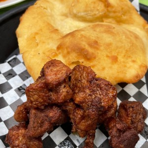 ENTRADAS - Puerco Frito con hojaldre