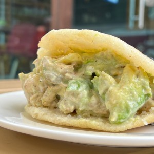 Arepa Reina Pepiada
