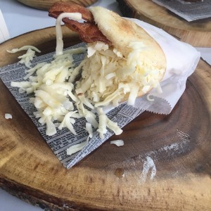 Queso gouda y bacon