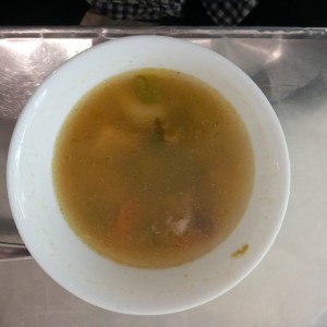 sopa de pollo