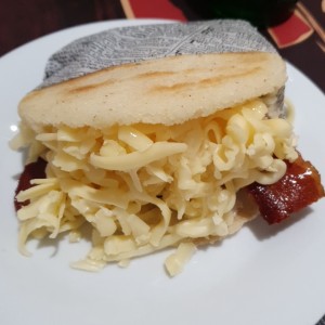 gouda con tocino