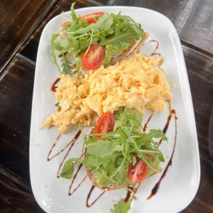 LO NUEVO - Tostada de aguacate
