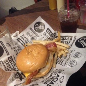 Cheese Burger (combo infantil)