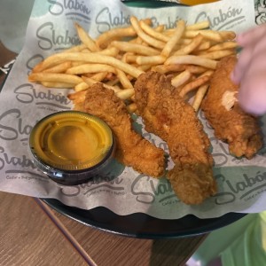 Chicken Fingers con Papas