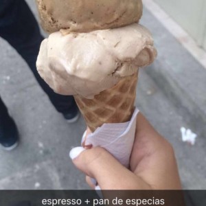 helado de espresso y pan de especias (es como pan de jengibre)