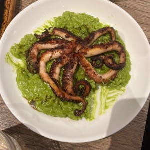 Risotto de pesto con pulpo