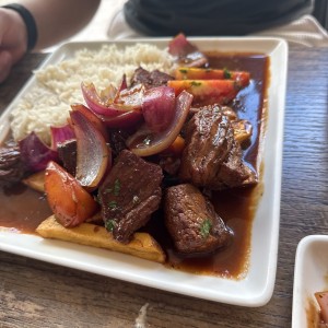 TÍPICO - LOMO SALTADO