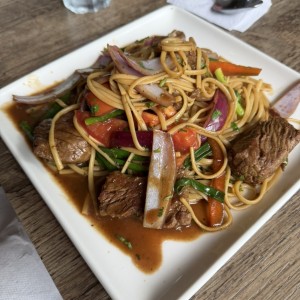 TÍPICO - LOMO SALTADO