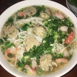 sopa de albondigas y camaron