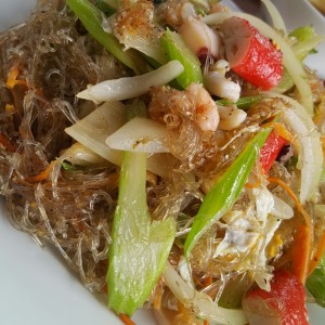 Fideo mixto de marisco