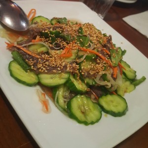 ensalada de pepino con carnes