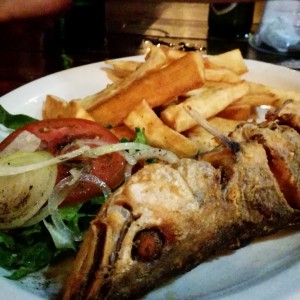 Pescado Frito Con Patacones