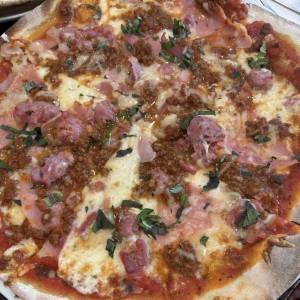 Pizzas Personales - Pizza Carnivora