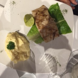 corvina a la plancha con pure