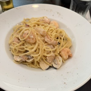 Allo Scoglio en salsa blanca 