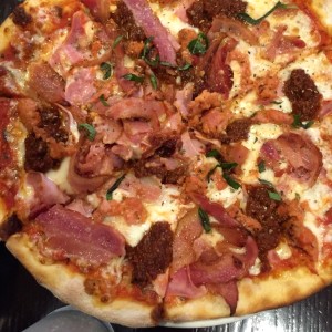 pizza carnivora