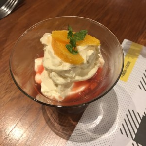 crema de mascarpone con frutos rojos y gajos de naranja (Gluten Free)