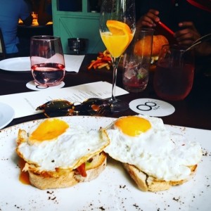 tosta de huevos