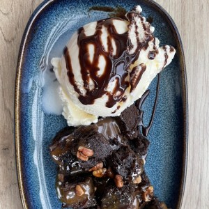 Brownie con helado