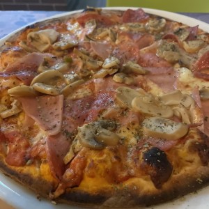 Pizza cuatro estaciones