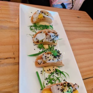 Tacos de tartar de cobia