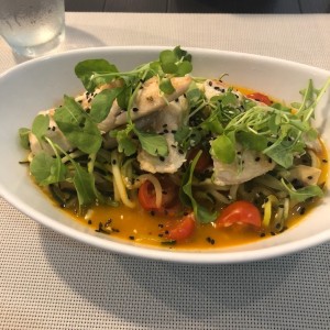 spaguetti de zuquini con pollo a la plancha