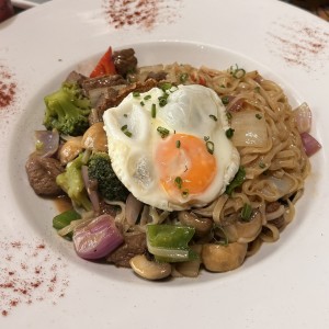 Pad Kee Mao de Filete de Res