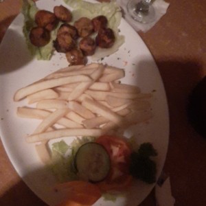 picada de chorizo y papas