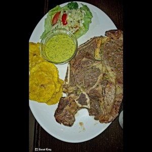 Filete de Res a la plancha con patacones. 