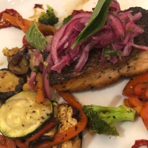 Salmon con vegetales