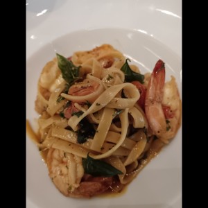 Fetuchini Selinunte con langostinos 