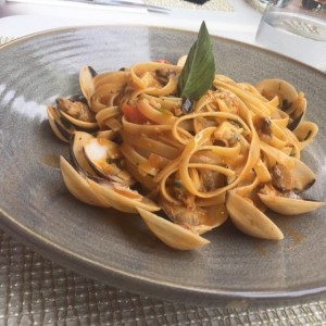 fettuccine con almejas