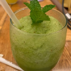 Limonada con hierba buena