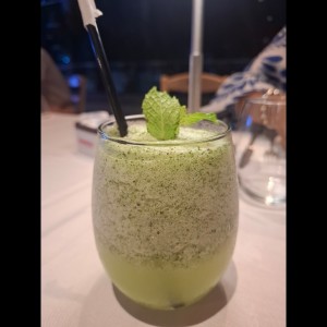 Limonada con hierbabuena