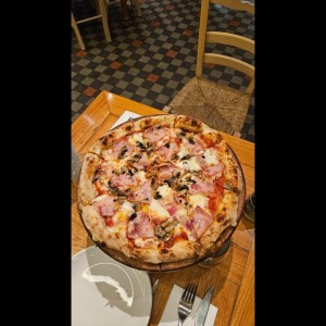 Pizzas - Prosciutto e Funghi