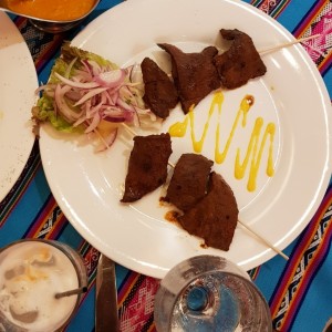 Anticuchos y Pisco