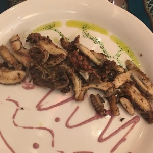 pulpo al carbon!! un must have!