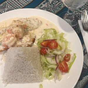 Corvina Rellena de Camarones