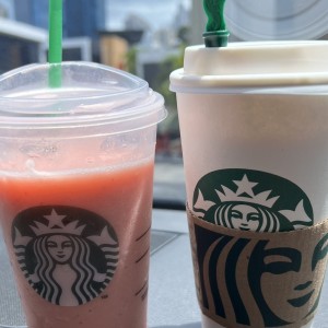 Frappe de yogur con fresas