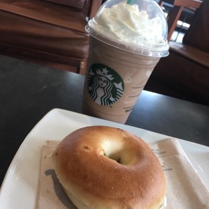 bagel y frappe