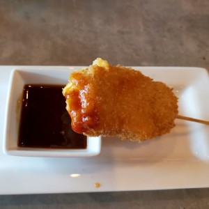 Brocheta de platano y queso